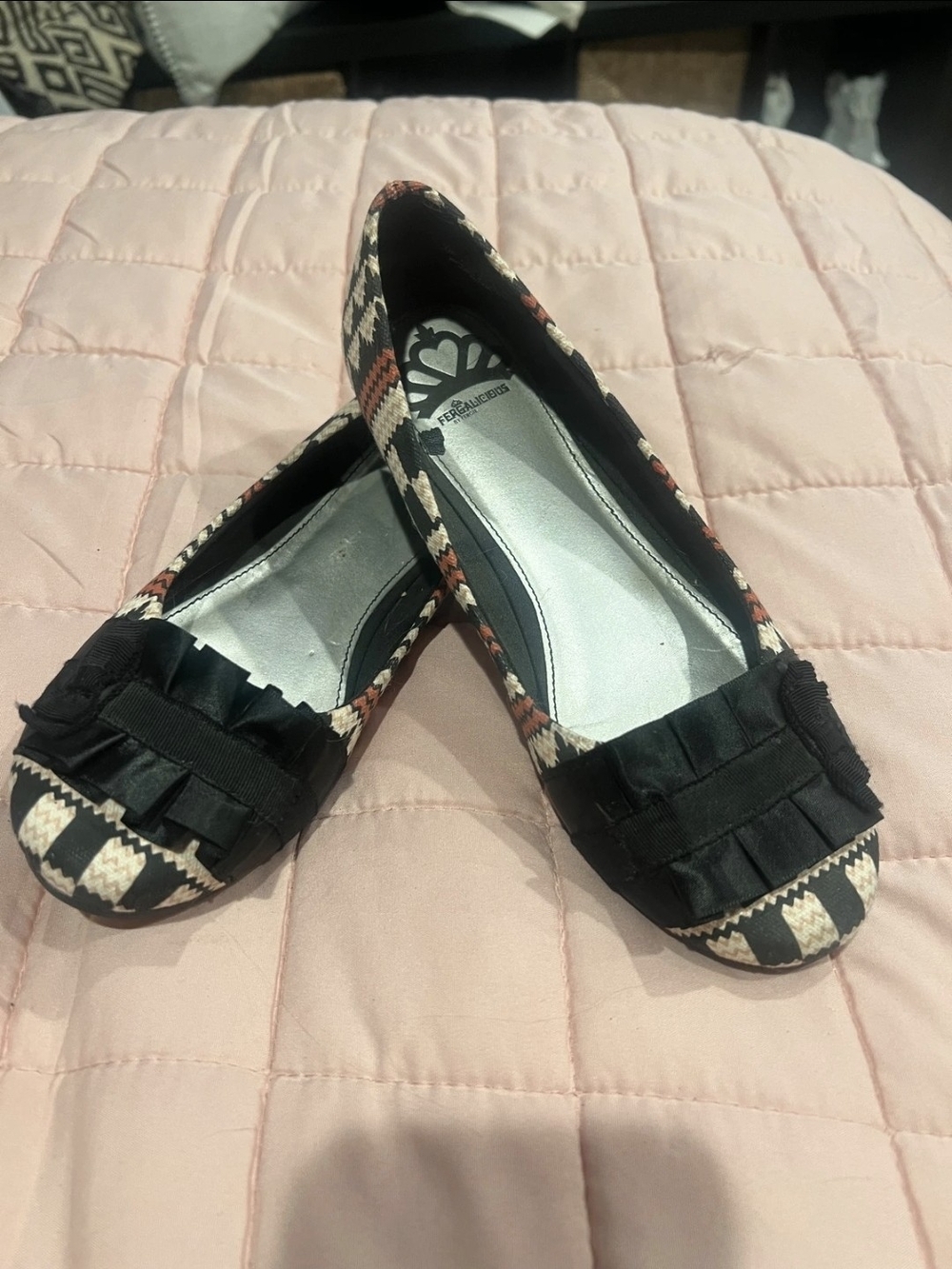 Fergalicious by Fergie Patterned Ballet Flats Black Rust Bow Size 7